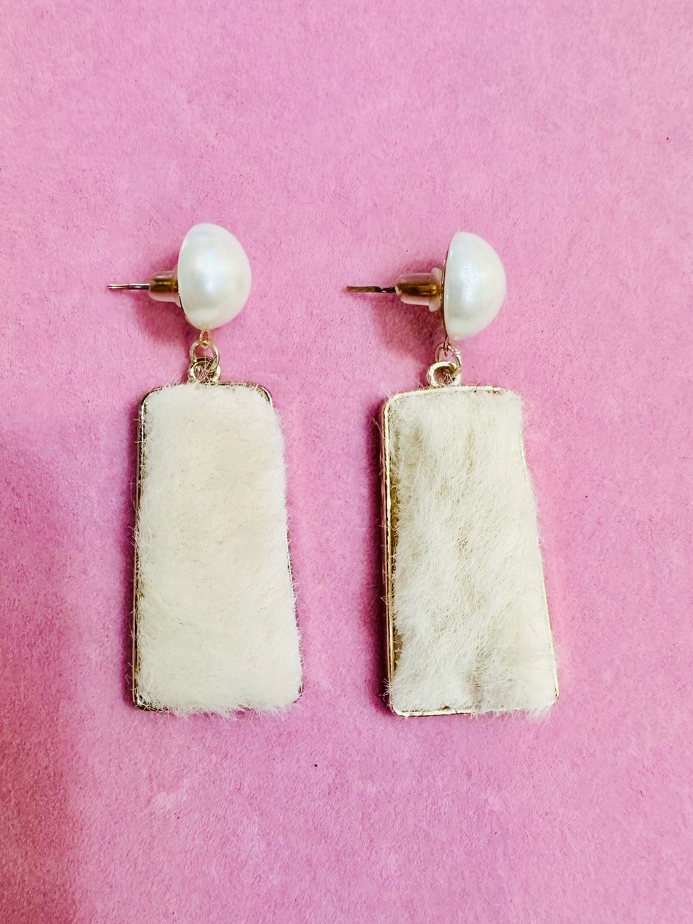 NWT Pearl & Cream Faux Fur Rectangle Dangle Earrings
